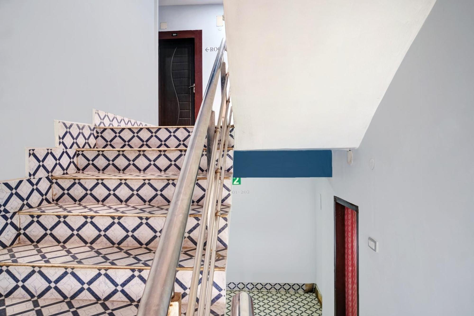 Hotel O Noonmati Guwahati Formerly Hotel Sundari Nunmati Ngoại thất bức ảnh